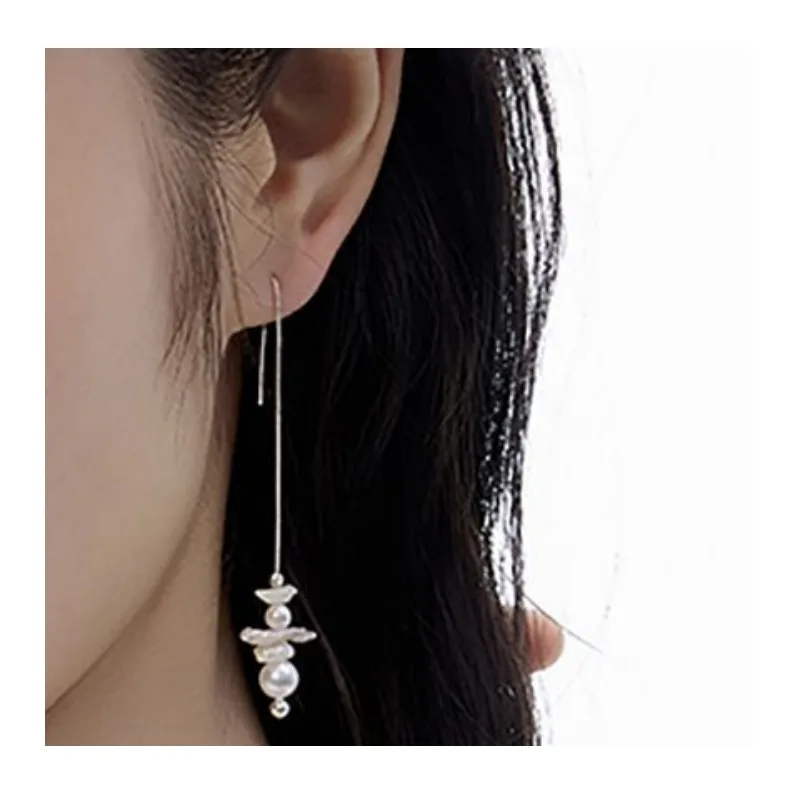 

Exquisite Imitation Pearl Stud Earrings Niche Design Silver Snake Bone Thin Ear Chain Fashionable Versatile Temperament High-end