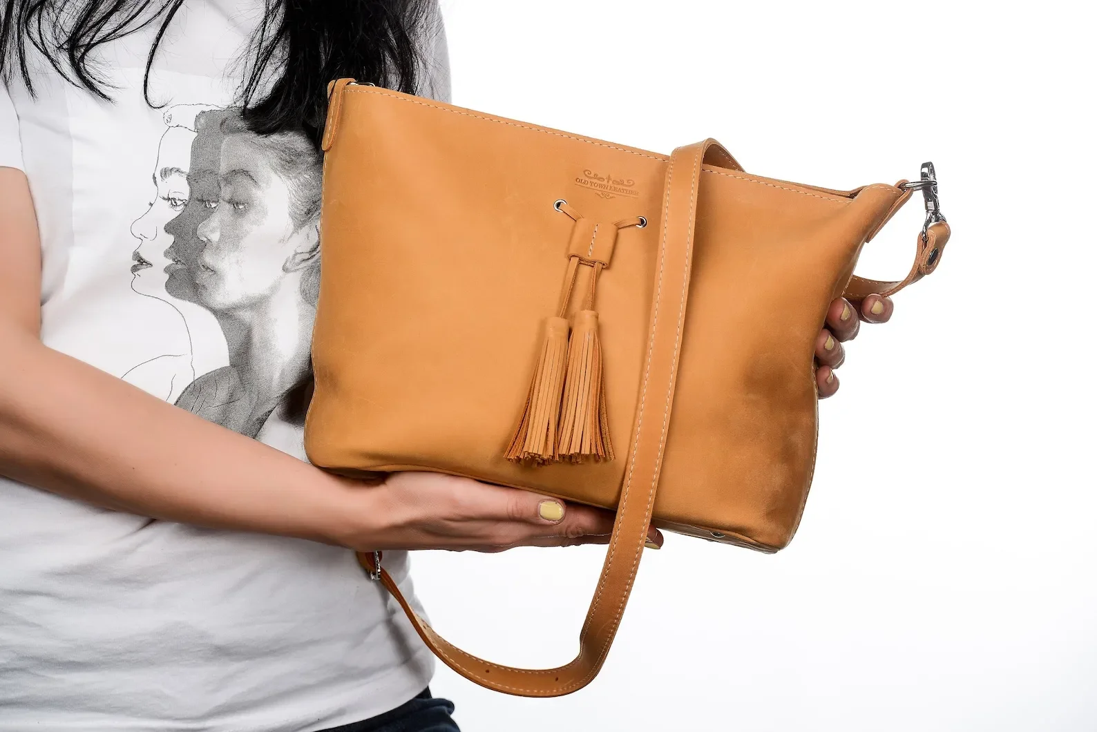 

Premium NGGU Shoulder Leather Bag for Women - Handmade, Stylish Crossbody and Bucket Bag