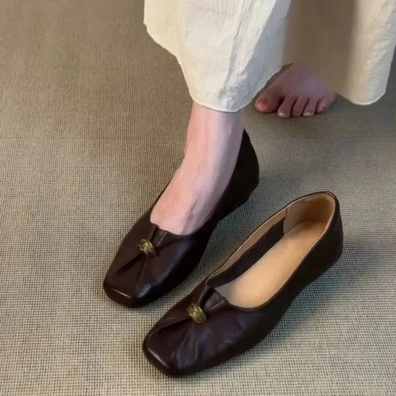Women's 2026 New Retro Style Slip-on Temperament Pleated Square Toe Block Heel Small Leather Shoes view 5