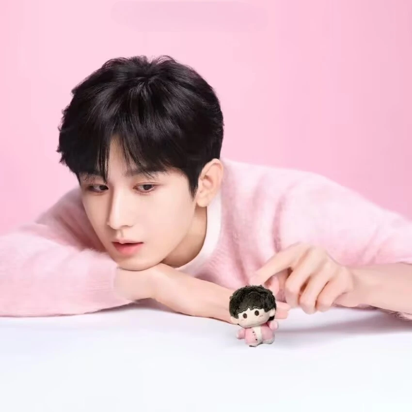 Periférico de muñeca de algodón de 5cm con atributo "Cheng Yi" original y genuino con alto nivel de apariencia y estatuilla barata