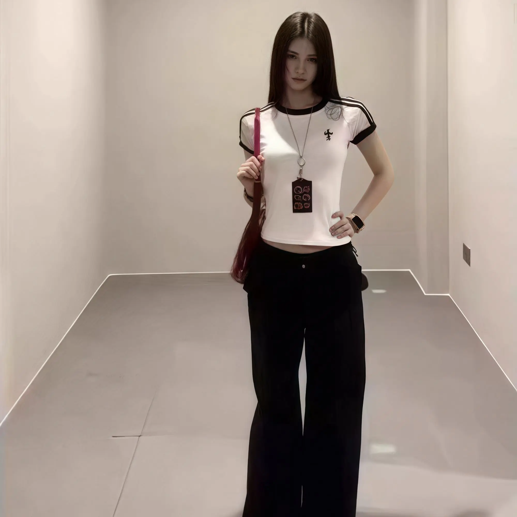 T-shirt estiva a maniche corte con giunture in pizzo piccante per ragazza, design da donna, vestibilità slim, base corta