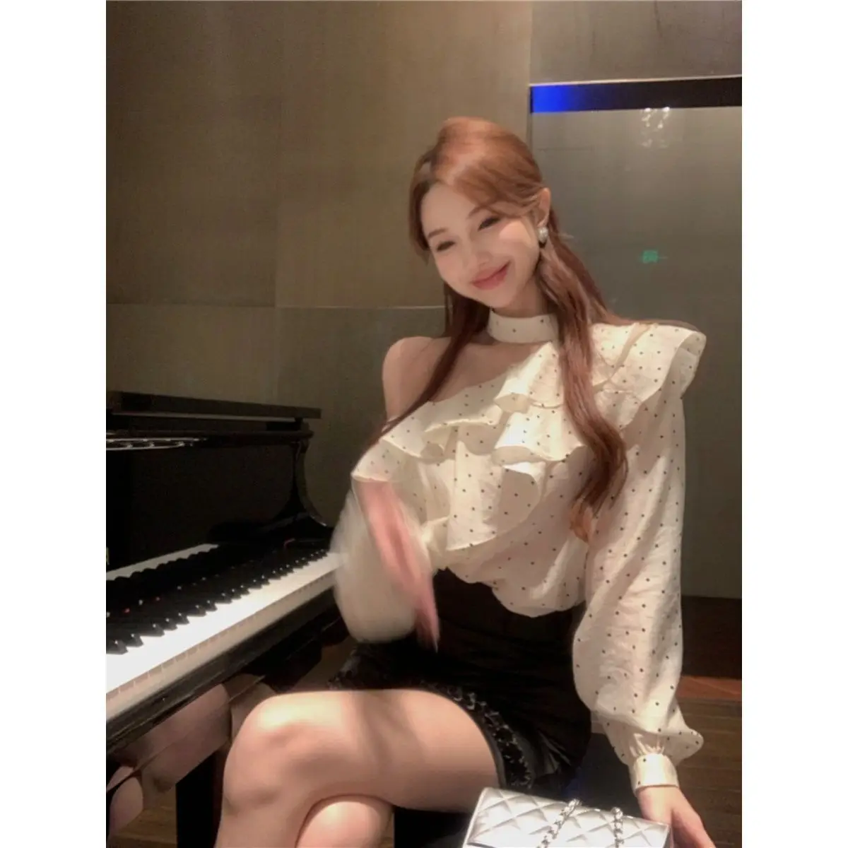 Lente 2025, Franse zachte wind, schuine schouder, stippen, ruches aan de rand, dames zomerse veelzijdige top in buitenlandse stijl