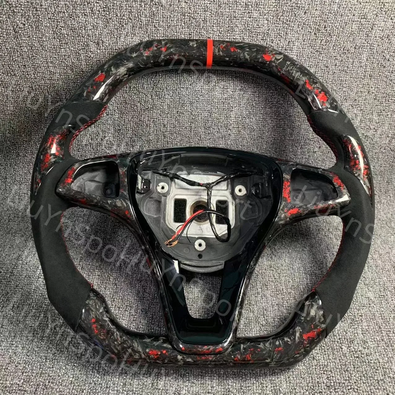 

Руль из термокованого углеродного волокна Red Flake для Mercedes-Benz GLA250 W205 C300 W204 CLA GLA W213 C Class
