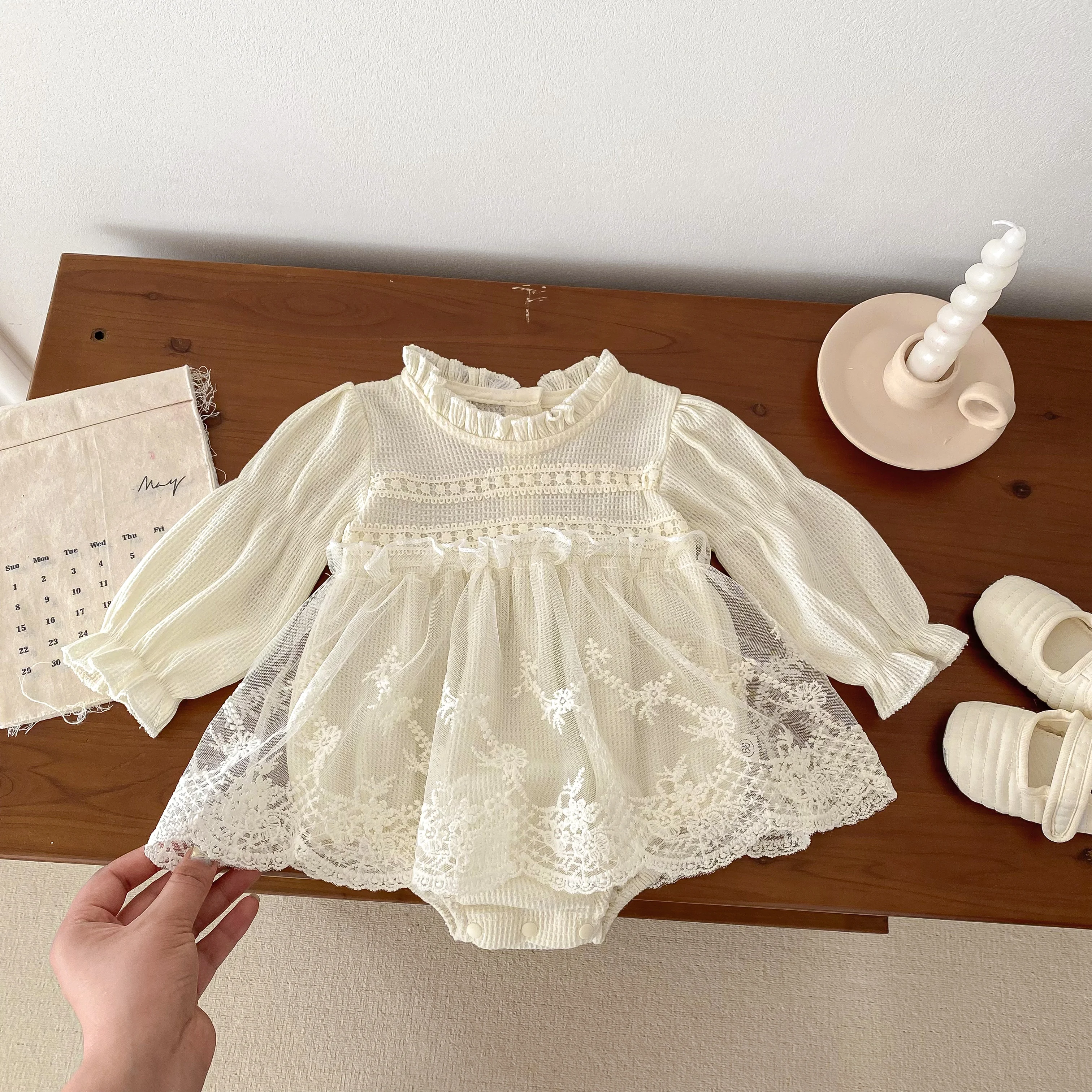 Autumn Newborn Bodysuit Baby Jumpsuit Girls Lace Hemline Balloon Long Sleeves Breathable Fabric Elegant Romper 0-2yrs