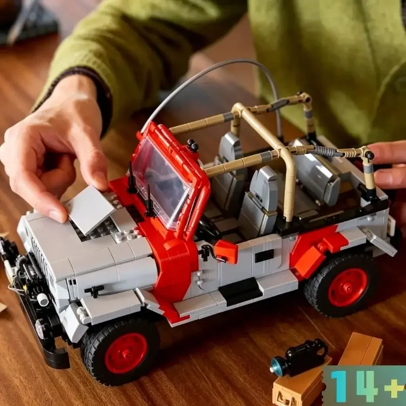 1924Pcs Jungle Explorer Vehicle Building Blocks Set Retro Offroad Auto Tabletop Ornament Christmas Gift