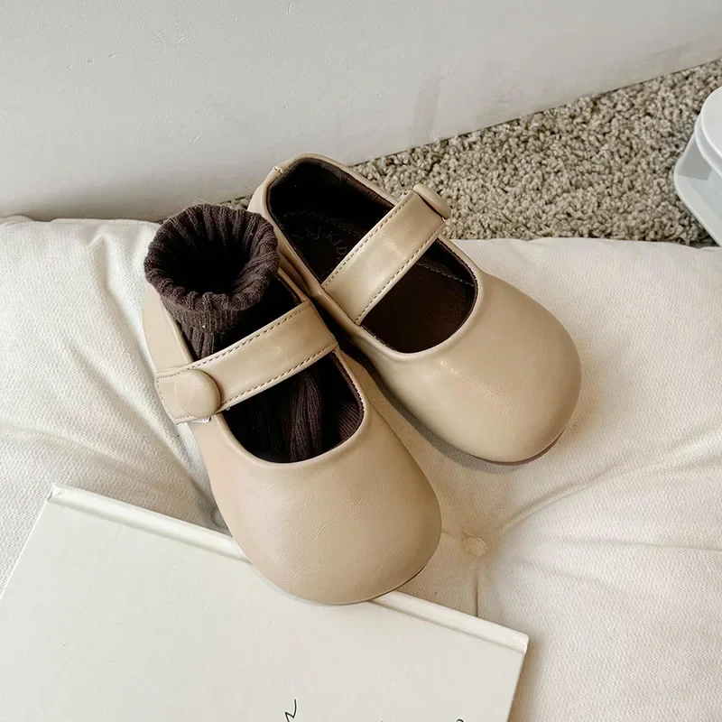 Chaussures en cuir de style britannique pour enfants, mode fille, nouvelle version coréenne, bouche peu profonde, semelle souple, chaussure simple décontractée, printemps, 2024