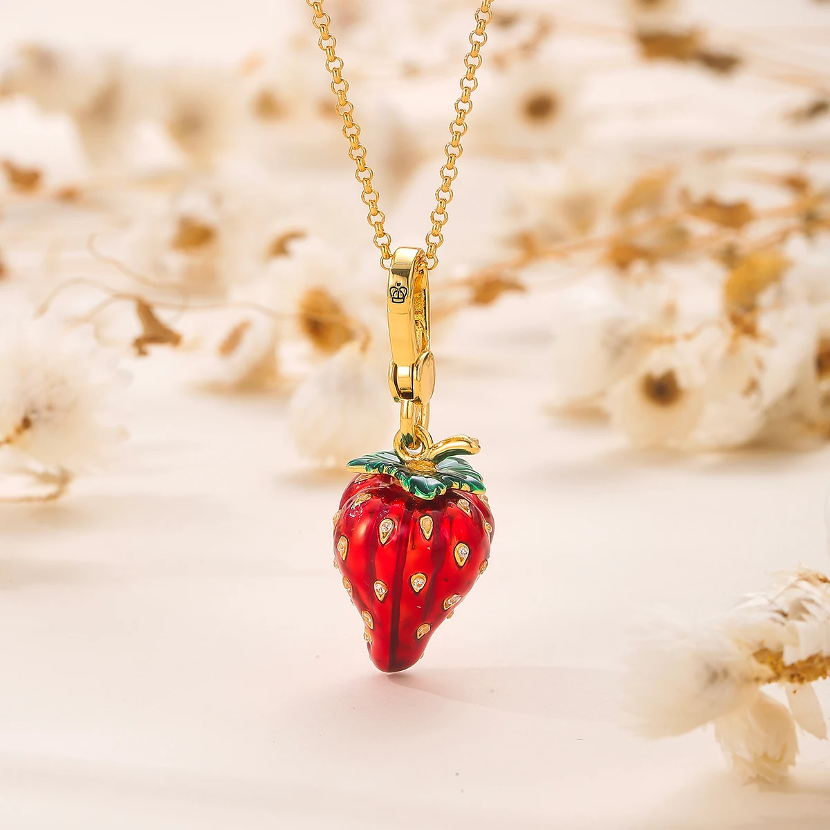 

1Pc Exquisite Enamel Diamond-studded Red Strawberry Necklace Design,Sweater Decor Pendant Accessories,Christmas Jewelry Gift