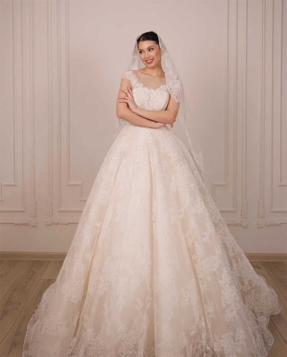 

Customized Elegant White Organza Wedding Dress Boho O-Neck Off the Shoulder Bridal Gowns Soft A-Line Court Train Robe de mariée