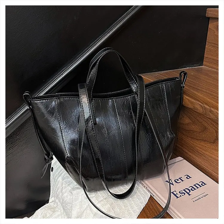 

Luxury Vintage Fashionable Tote Bag For Elegant Women With Best Superstar Show Inspired Designer Touch