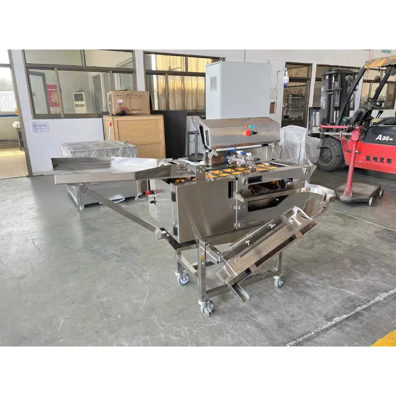 Custom Large Feed Hopper Egg Breaking Extractor Industrial Continuous Egg Processing Machine With Universal Moving Casters