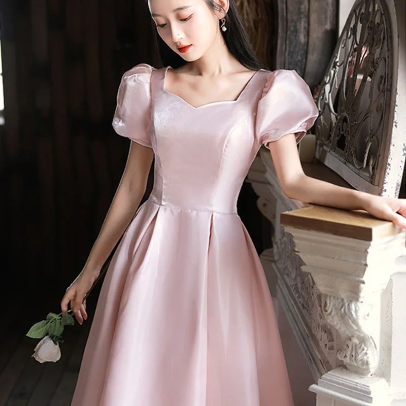 Abito da sera rosa per donna, semplici maniche a sbuffo francesi, eleganti abiti da principessa in raso, abito formale da damigella d'onore di media lunghezza