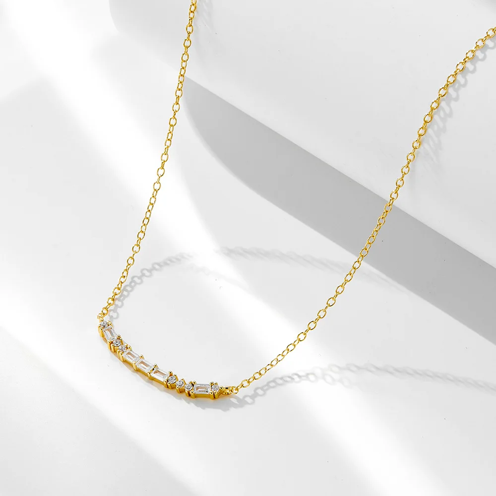 

Withered S925 Sterling Silver Rectangular Zircon Pendant Necklace With Versatile Geometric Shapes And Temperament Collarbone