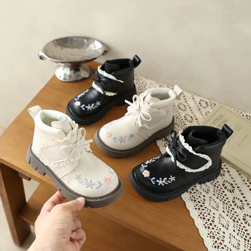 Mumoresip Girls Floral Embroidery Boots Spring Autumn Sweet Children Princess Leather Boots Non-slip Breathable Kids Ankle Boots
