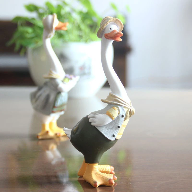 Creative Cute Resin Duck Statue Doll Desktop Decoration Animal Figurine Exquisite Lifelikes Adorable Art Duck Garden Ornament