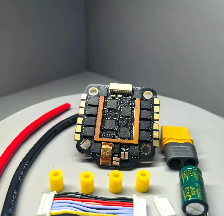 

F722 mini Flight Stack F722 Mini Flight Control 80A ESC 3-6S Lipo 20x20mm ICM42688 Gyro For Remote Control FPV Racing Drone