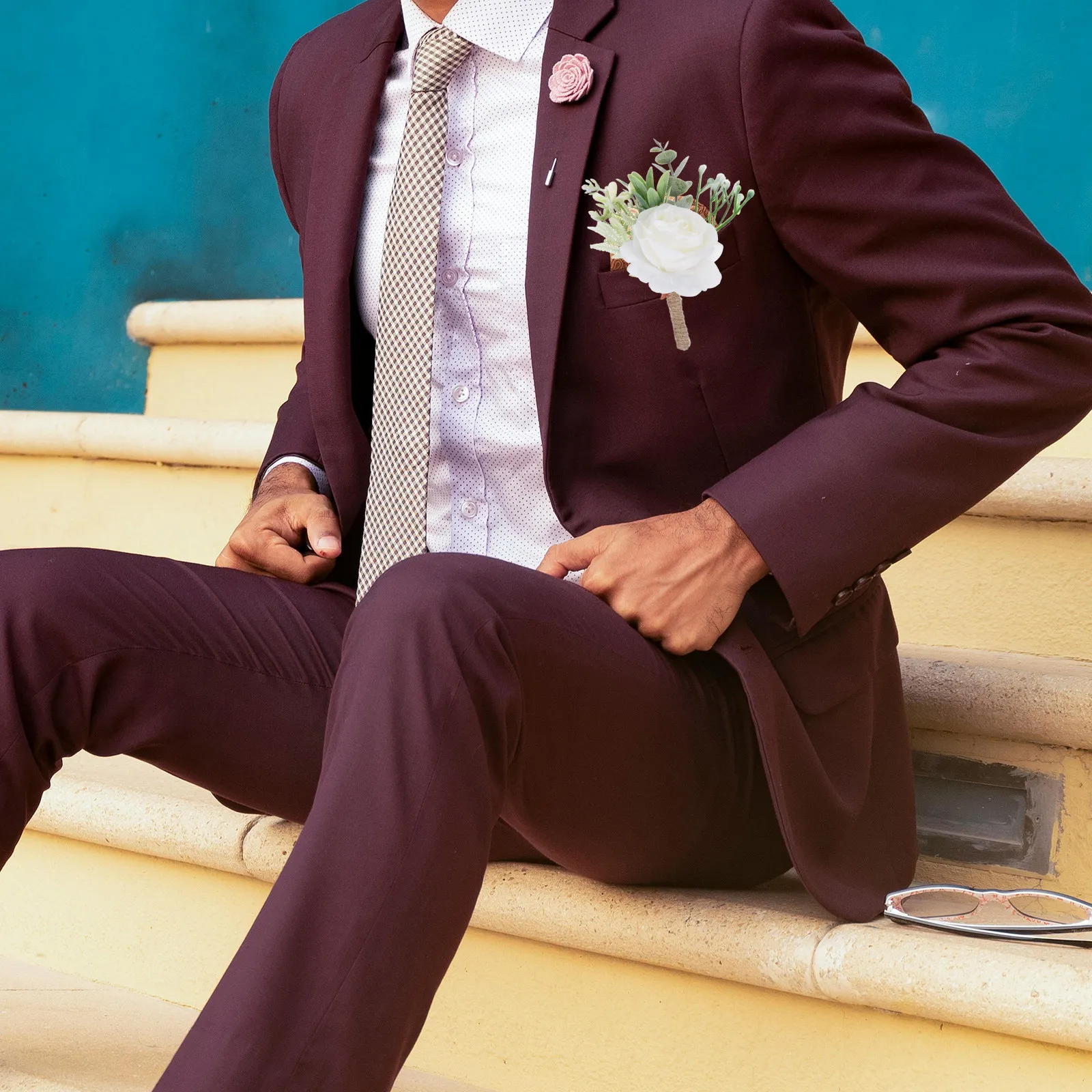 

Искусственная роза-бутоньерка для жениха, бутоньерка на лацкан для свадебного костюма, аксессуар для торжественных мероприятий, украшение для свадебной церемонии