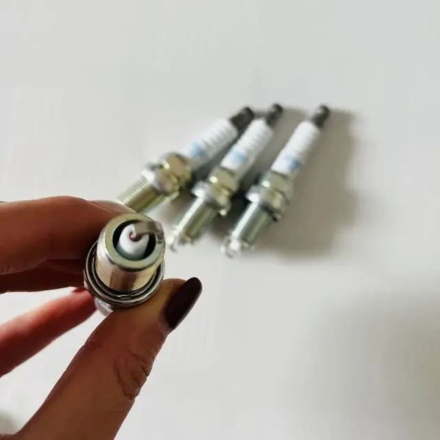 

Auto parts High Quality Spark Plug For BAIC BJ40 Toyota RAV4 2.0 2.4 Land Cruiser