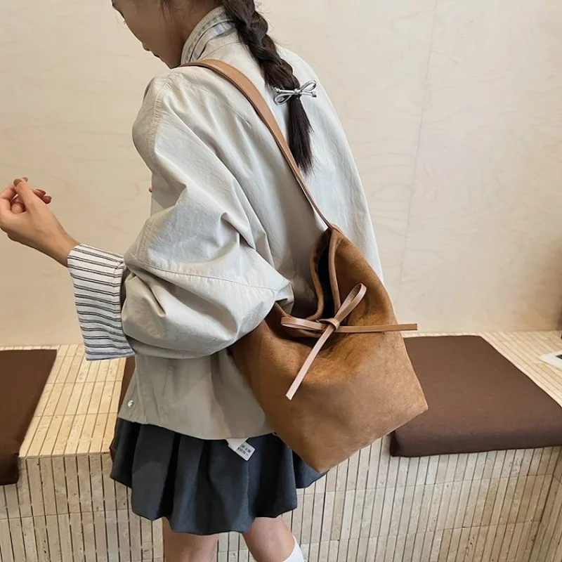 

Popular Classic Leather Women's Tote Bag High-End Luxury Brand Elegant Fashionable Vintage Daily Commuter Bag​