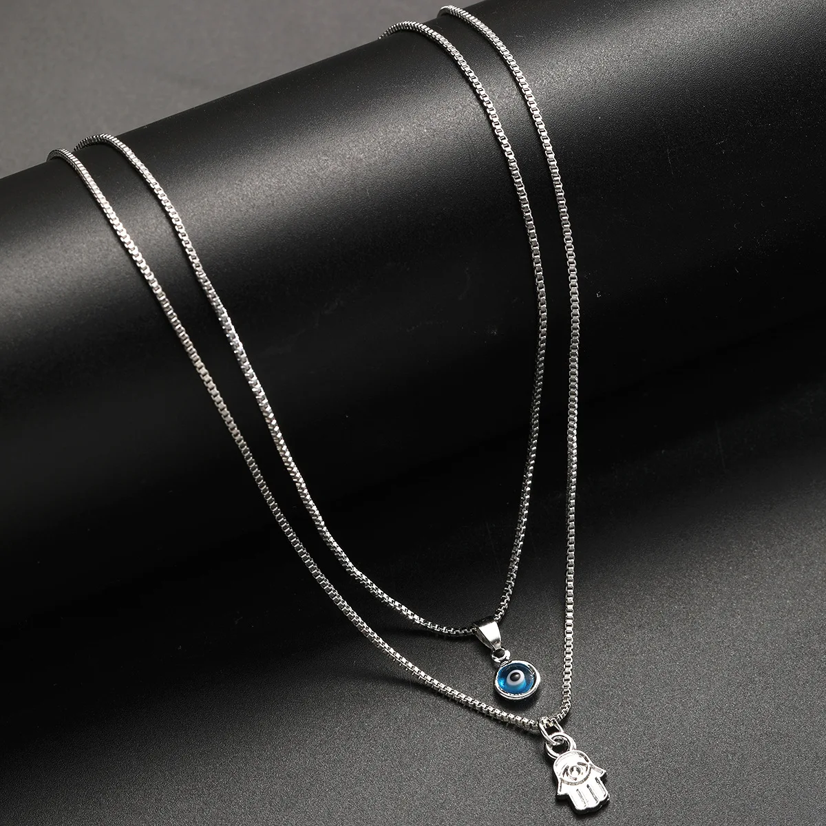 Mit Geschenkbox 2-teiliges Goldfarbenes Mehrlagiges Halsketten-Set für Frauen Böses Auge Hamsa-Hand Anhänger Vintage Boho Charm Schmuck Geschenk – Detail 3