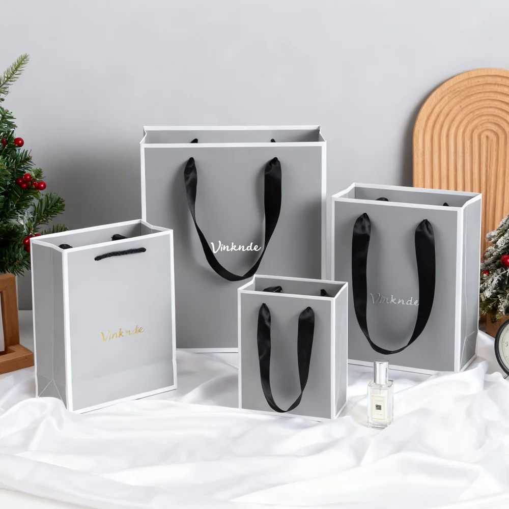 

Роскошный небольшой бутик одежды с логотипом на заказ, подарочные сумки-тоут, рождественские украшения, упаковка для духов, бумажный пакет для покупок с ручкой