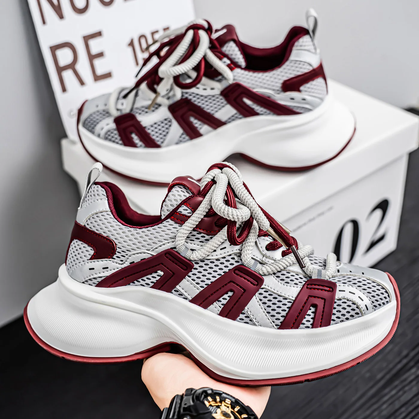 

Men's Joker Casual Sports Shoes Four Seasons Soft-sole Non-slip Breathable Outdoor Running Shoes Fashion Student Light Sneakers