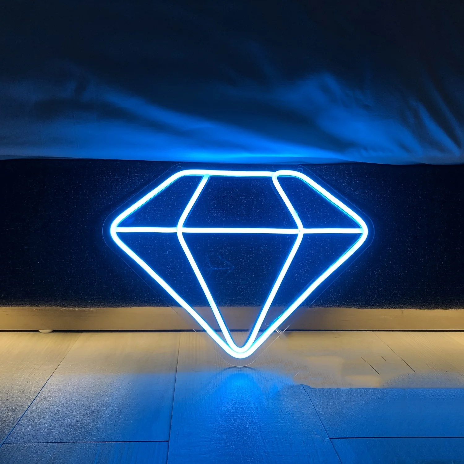 

Неоновая вывеска Diamond с синим светом для мужской комнаты, спальни, бара, офиса, современный металлический настенный ночник с выключателем
