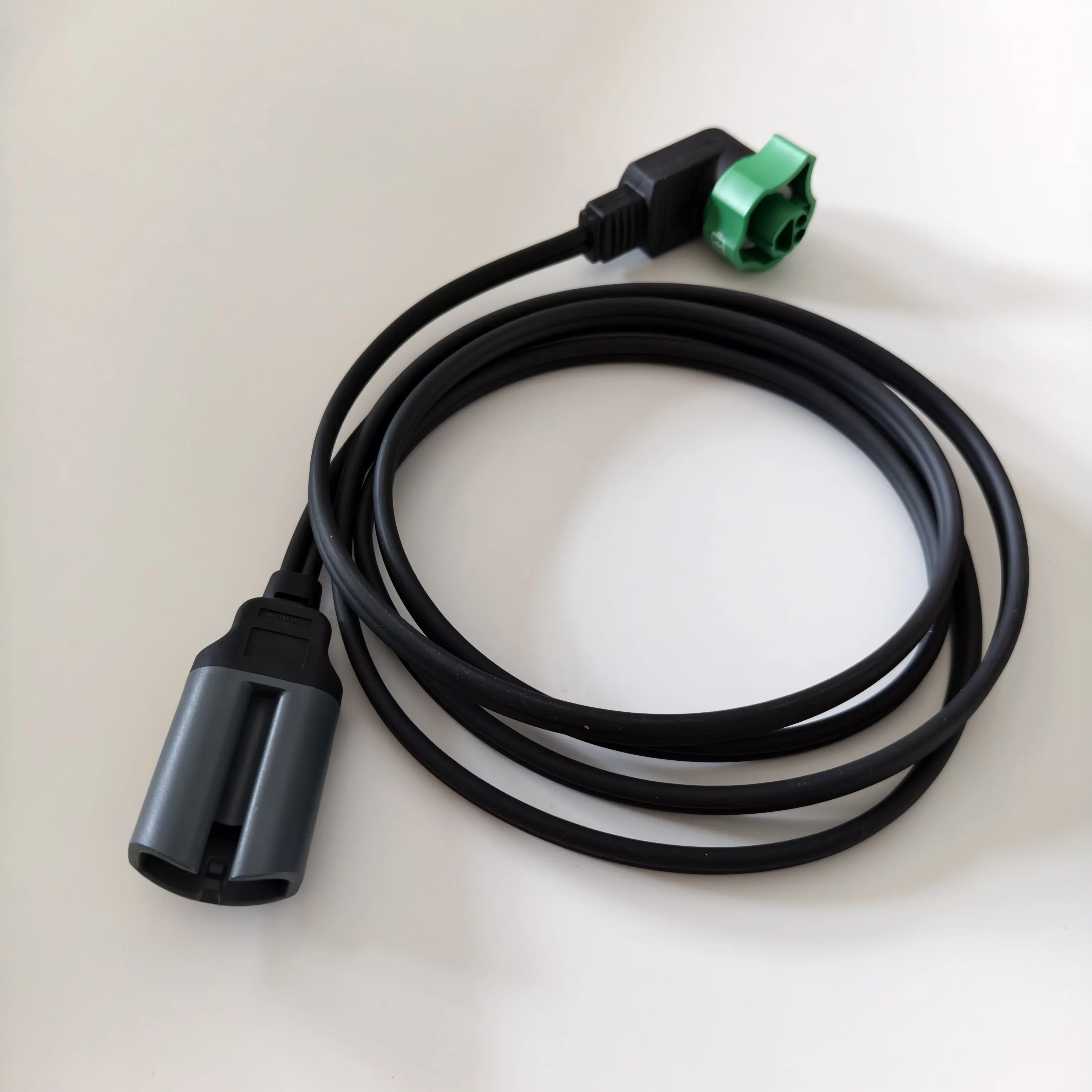 The AED cable can be connected to M3713A order number 989803197111 or M3508A.