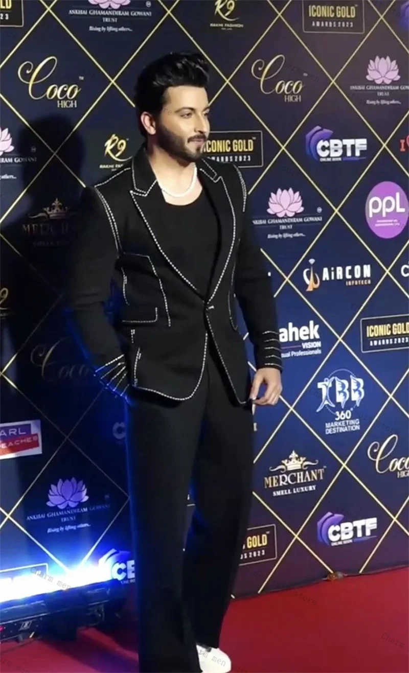 أسود الرجال الدعاوى مجموعة 2 قطعة السترة + السراويل السوداء بنطلون الزفاف البدلات الرسمية مخصصة بلورات مكتب رسمي العريس سترة معطف