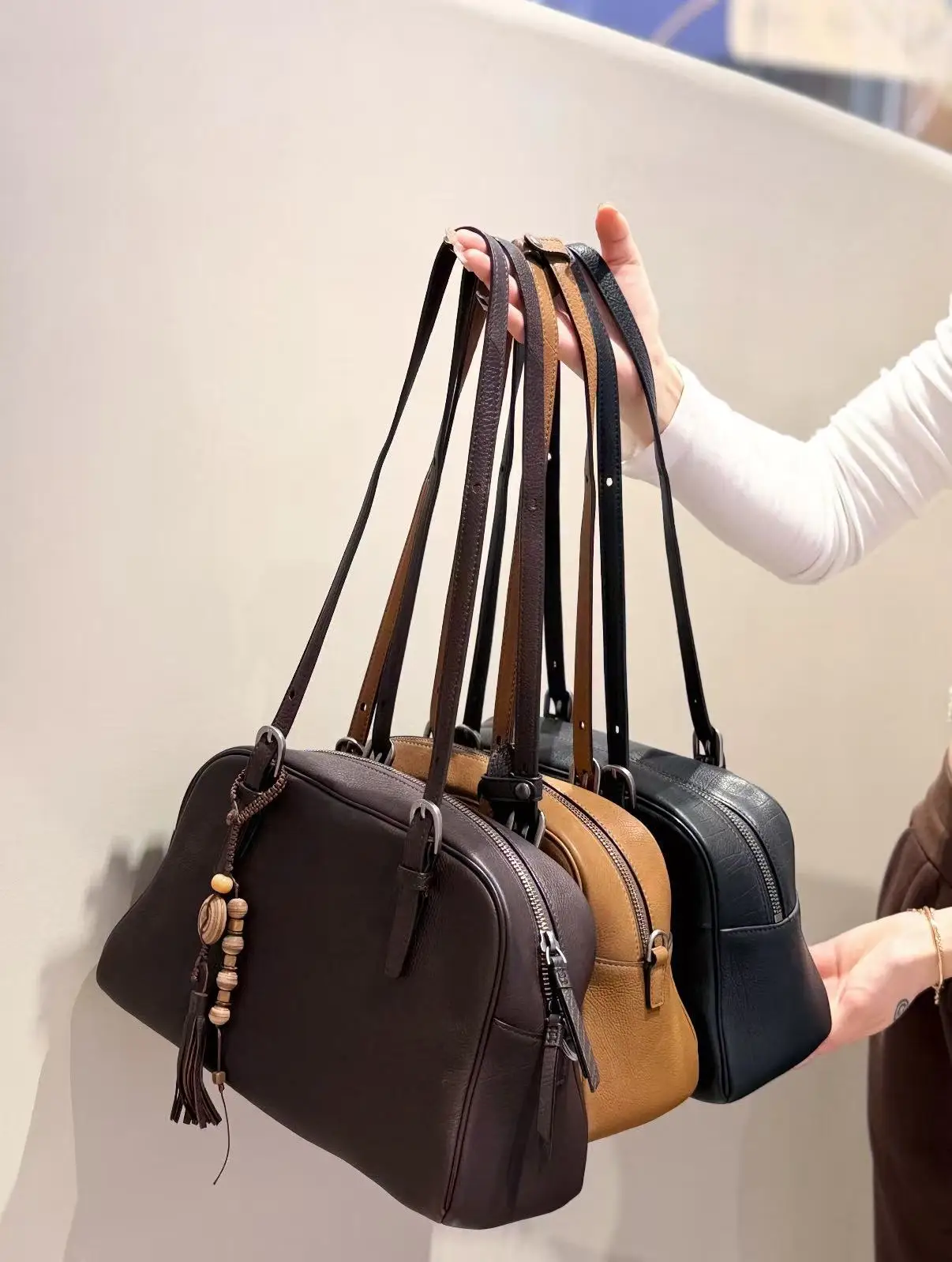 korean-version-bowling-bag-women-shoulder-bag-fashion-casual-lambskin-tote-bag-large-capacity-commuter-bag-simple-handbag