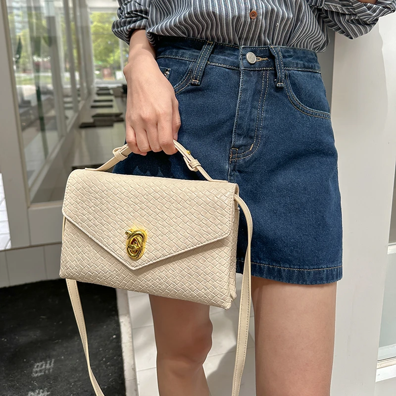 

Элегантная женская сумка-саквояж, полированная внешняя часть, структурированная форма, подходит для офисных встреч, специальных мероприятий, прочная молния