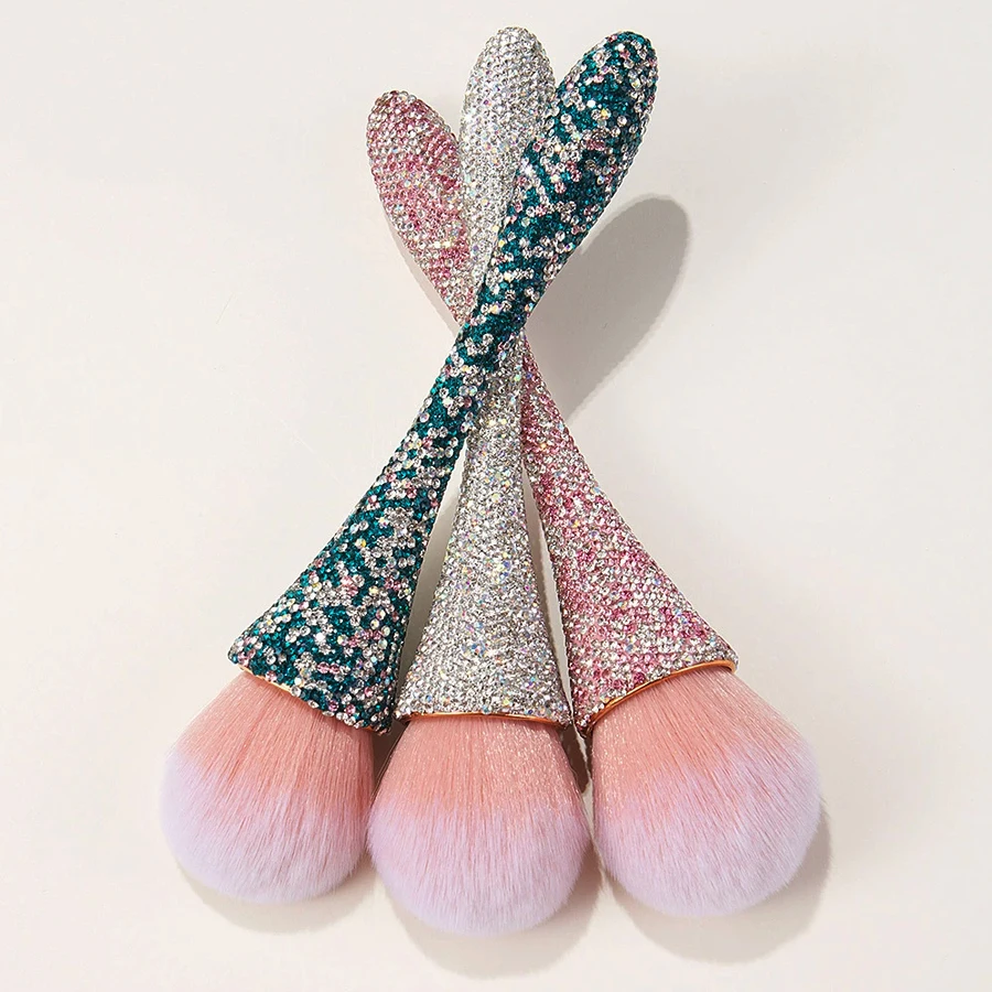 High-end exquisite makeup brush, new champagne-colored slim waist loose powder makeup brush, extra-large single soft-bristled nail art brush, blush brush, beauty tool, hand-embellished with diamonds, suitable for ladies and girls to carry on business trips, convenient for gifting to girlfriends or loved ones