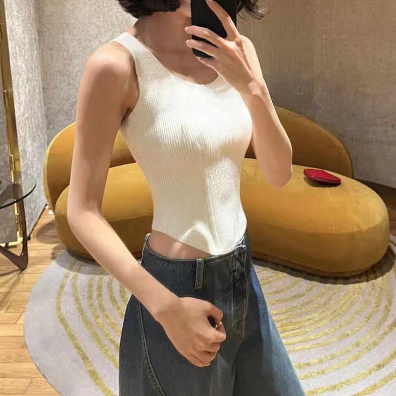 

High-end white knitted fishbone tank top for women, 2026 new style - slimming waist, versatile and suitable for all occasions