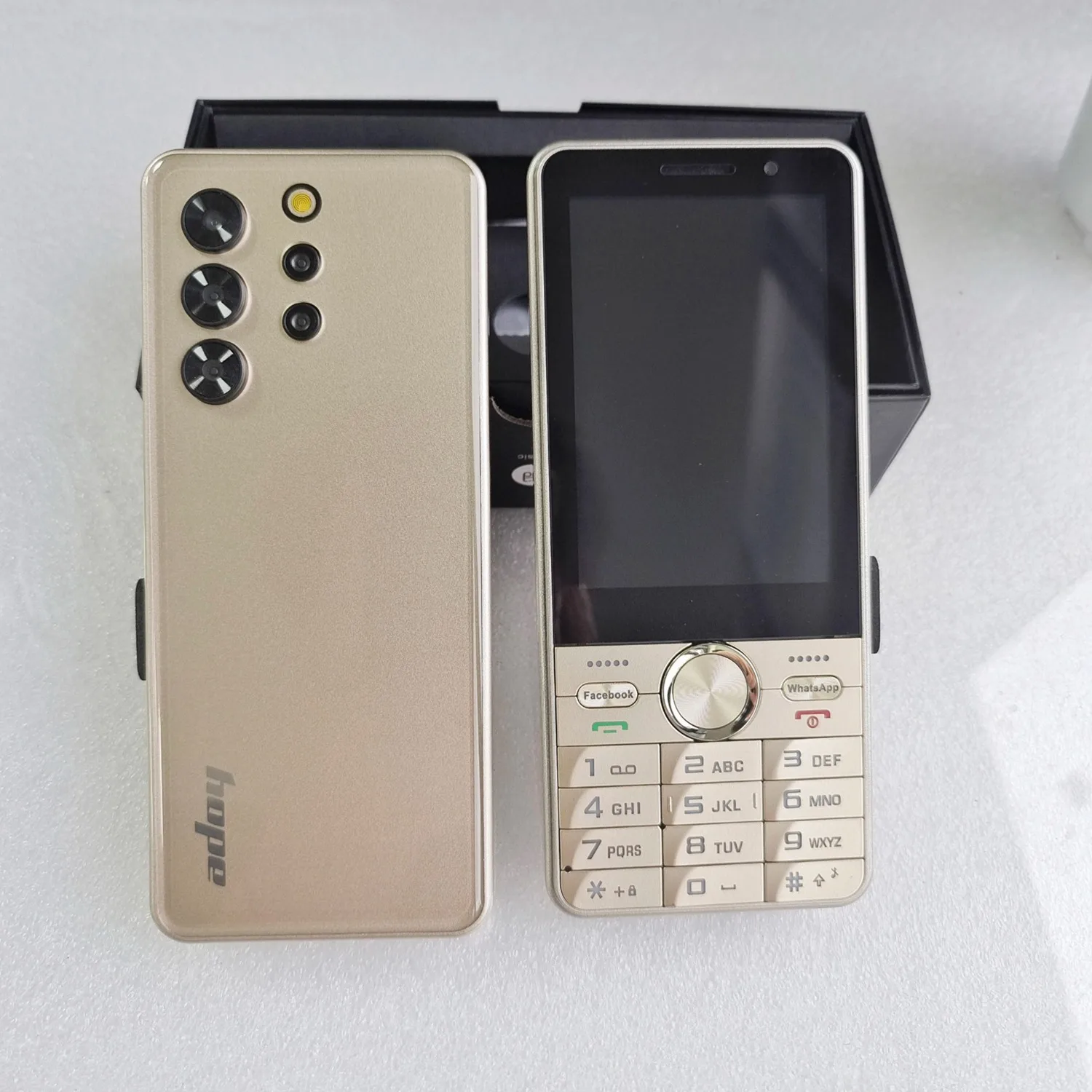 Unlocked 3.5" Touch Screen Keyboard Android Smart Slim Senior Phone 4G LTD Google Play OS 8.1 Push Button Dual SIM WiFi Hotspot