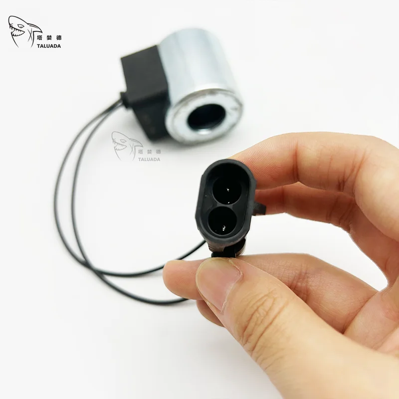 สําหรับ YuChai Poilt Solenoid วาล์ว YC60 YC65-6-7-8 YC75-6-7-8 Solenoid วาล์วขดลวดพร้อมสายไฟ