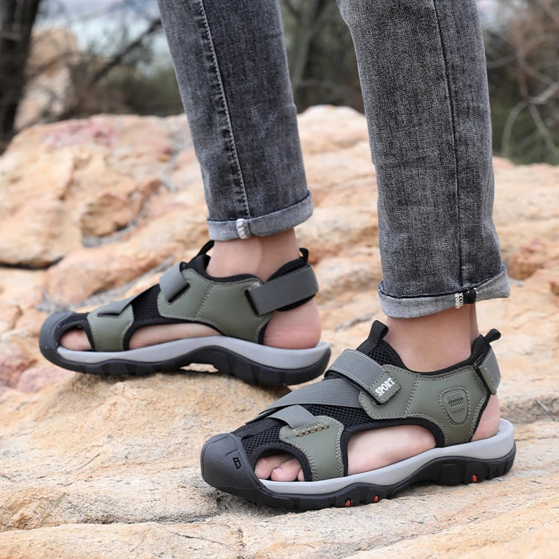 

Men Casual Beach Sandals Outdoor Water Shoes Handmade Classic Roman Design Breathable Mesh Walking Outdoor Hiking Climbing