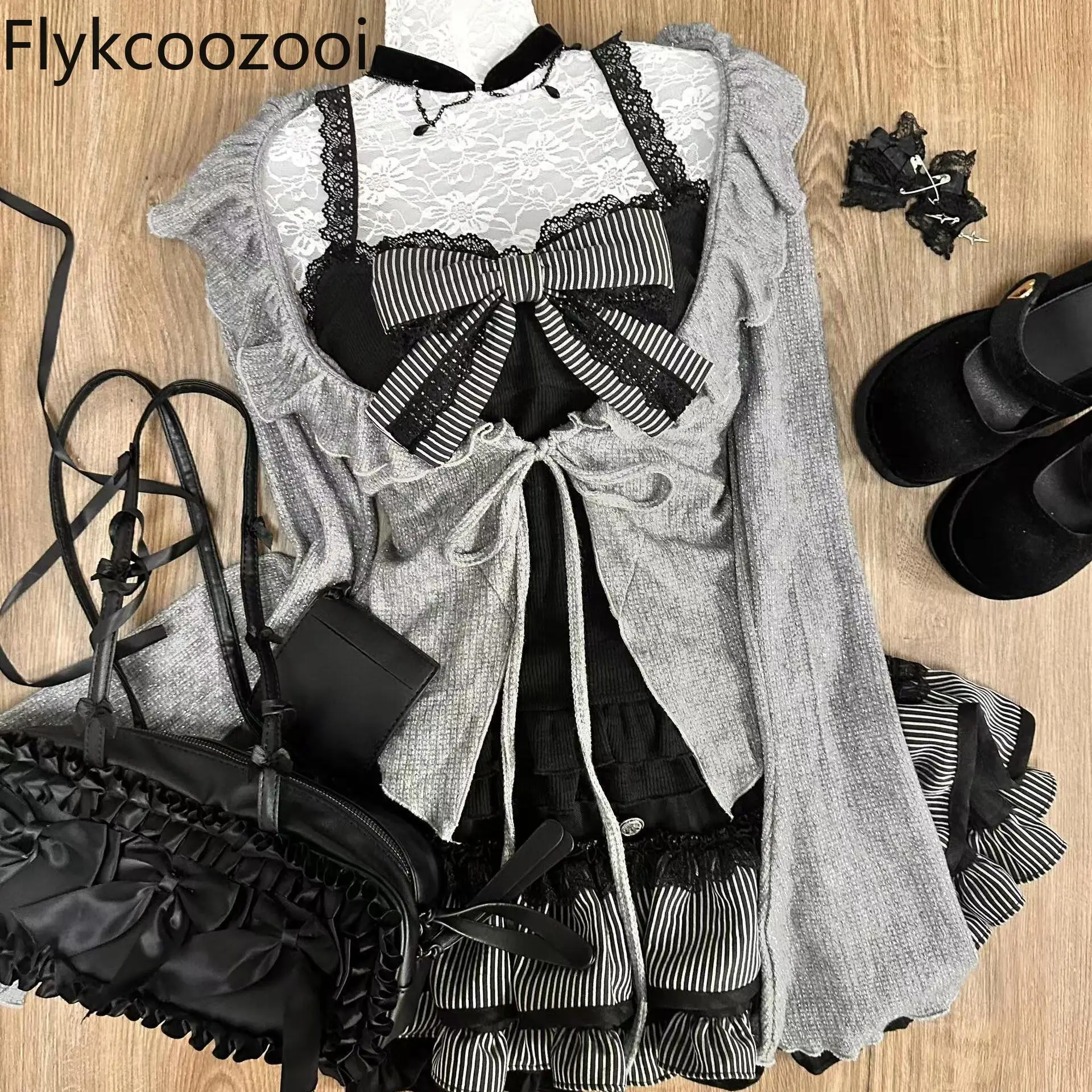 แฟชั่นหวานและน่ารัก Lolita สีเทา LACE-up Ruffled เสื้อสเวตเตอร์ถัก Bow Patchwork Halter กระโปรงสามชิ้นชุดฤดูใบไม้ร่วง