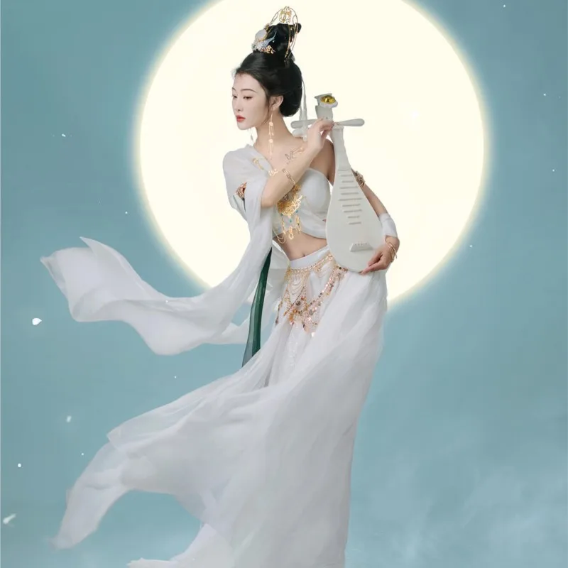 女性のドレス国民風ダンスパフォーマンスの特徴写真エキゾチックな大人の服