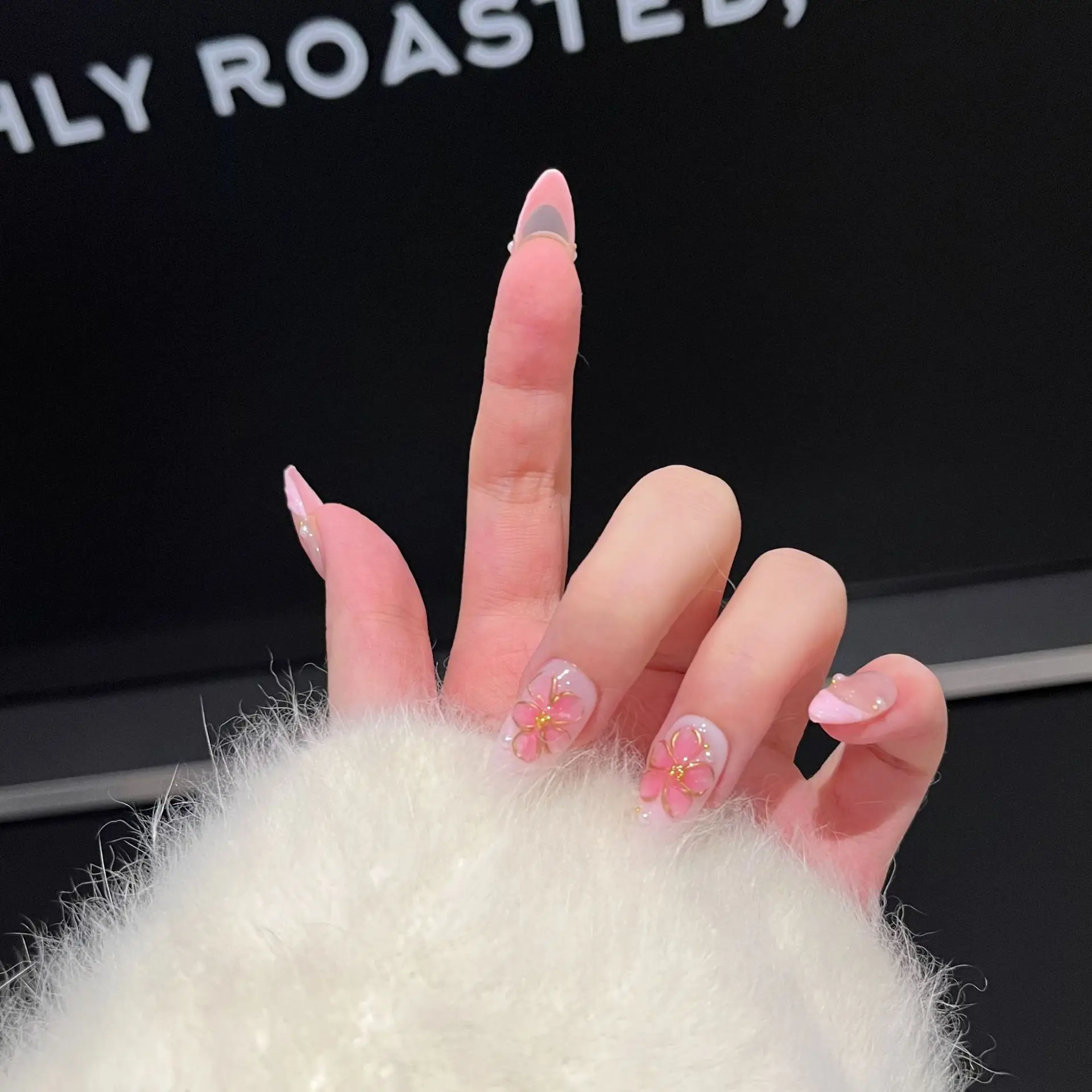 10pcs Handmade Almond Press on Nails High Quality Pink French Full Cover Smudge Flower Fake Nails Art Pearl Design False Nail