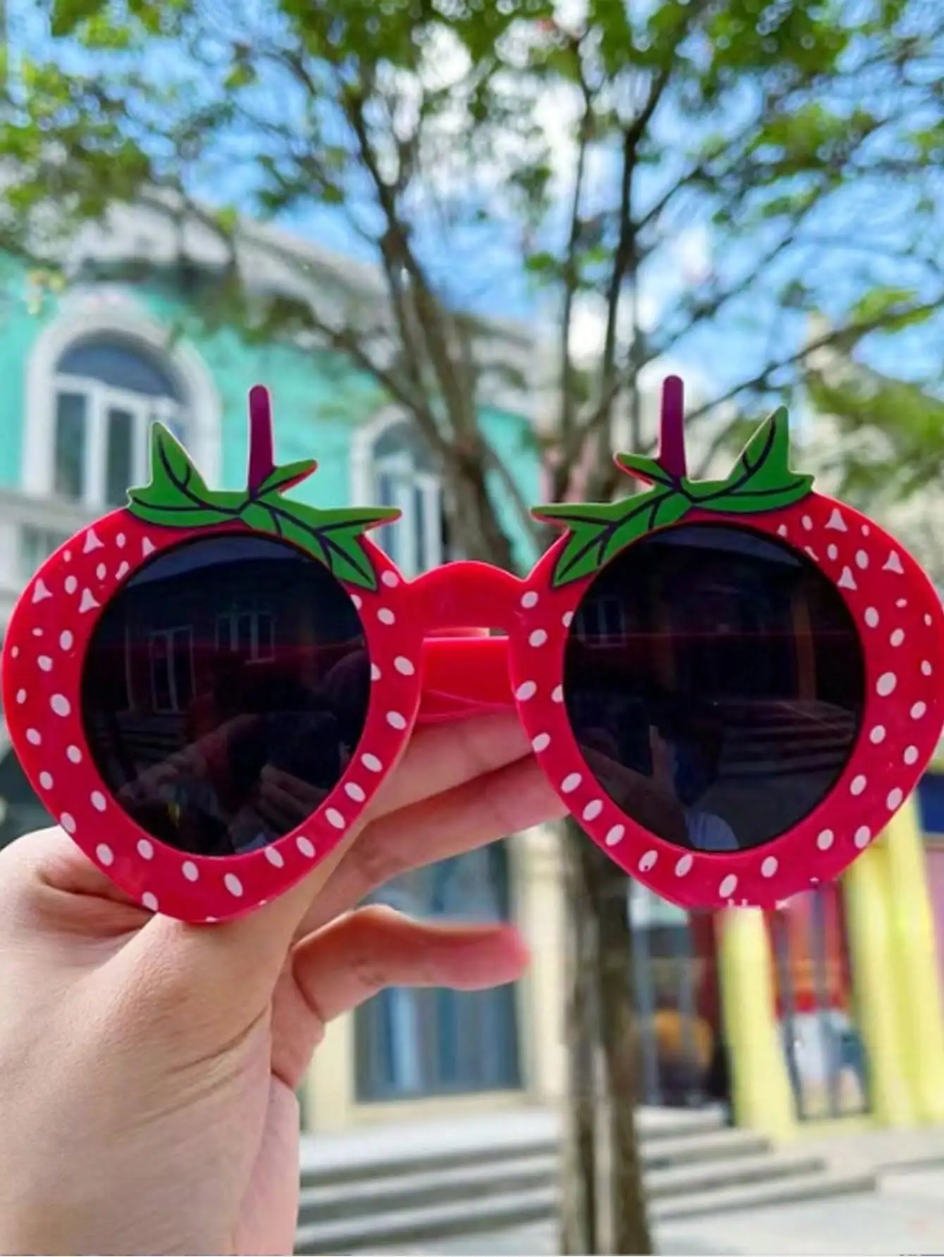 1 Piece GIFTPORIUM Strawberry Sunglasses Party Glasses Fruit Decoration Novelty Clothing