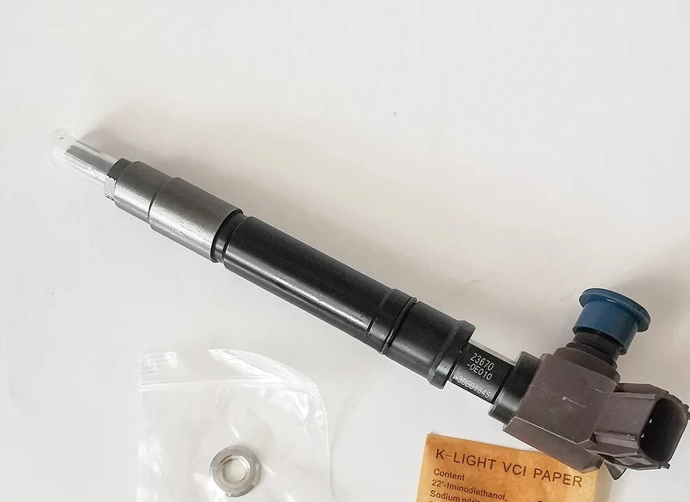 Original Fuel Injector 23670-0E010 295700-0550 23670-09420 for 1GD-FTV Engine