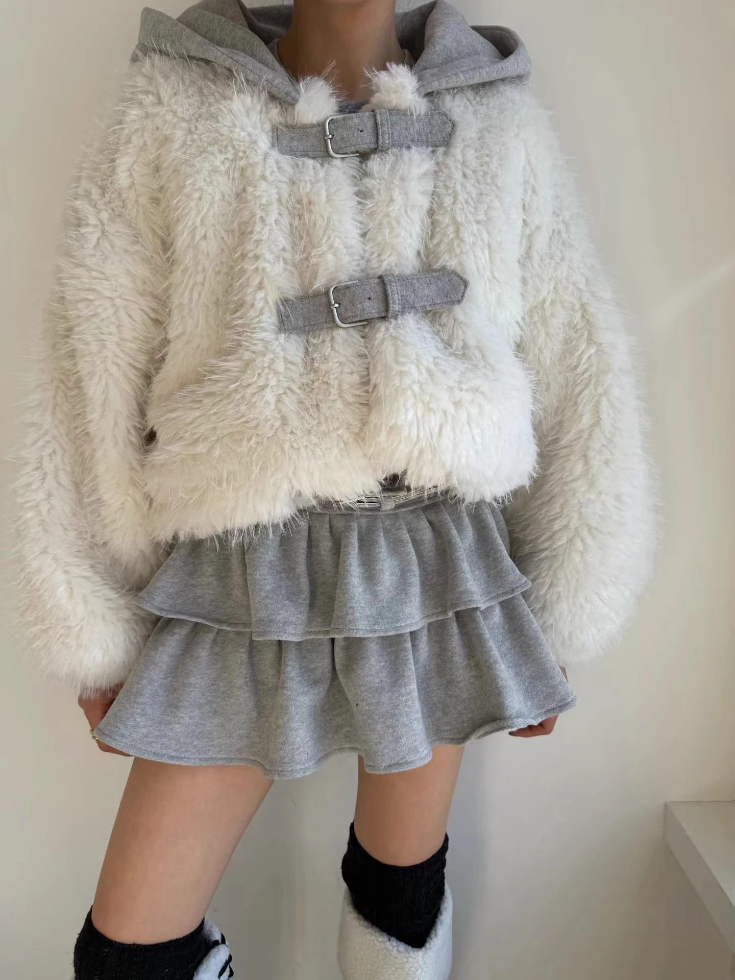 Casaco retrô Sli emendado abotoado com capuz de pele sintética Jaet feminino inverno versátil roupas de algodão quente longo Sve regular L...