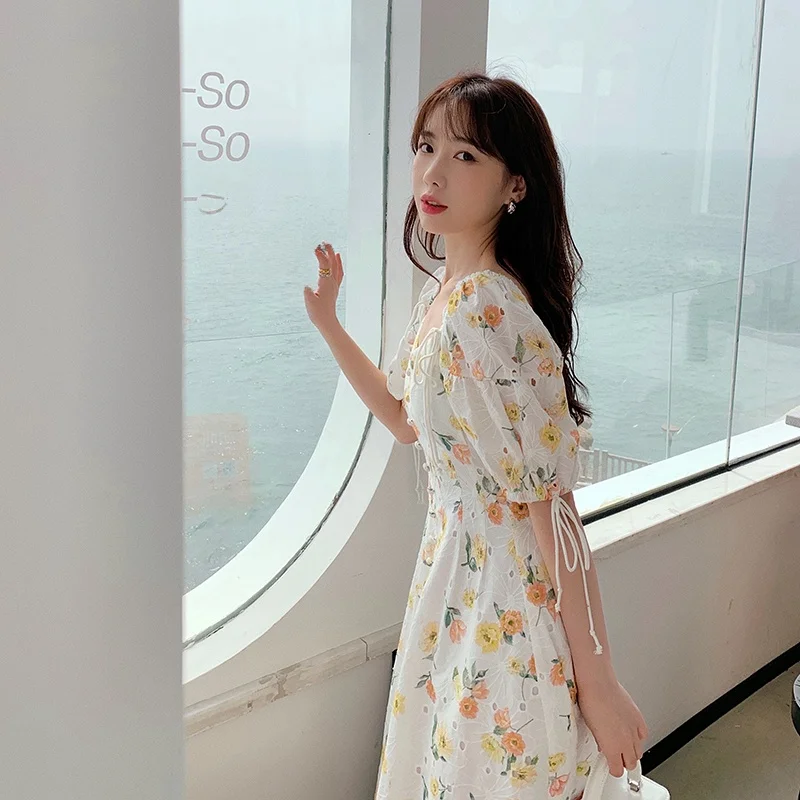 

Yang Xiaojuan Embroidered Hollow out Square Collar Dress Women's Spring Summer New Waist Cinched Bubble Sleeve Dresses