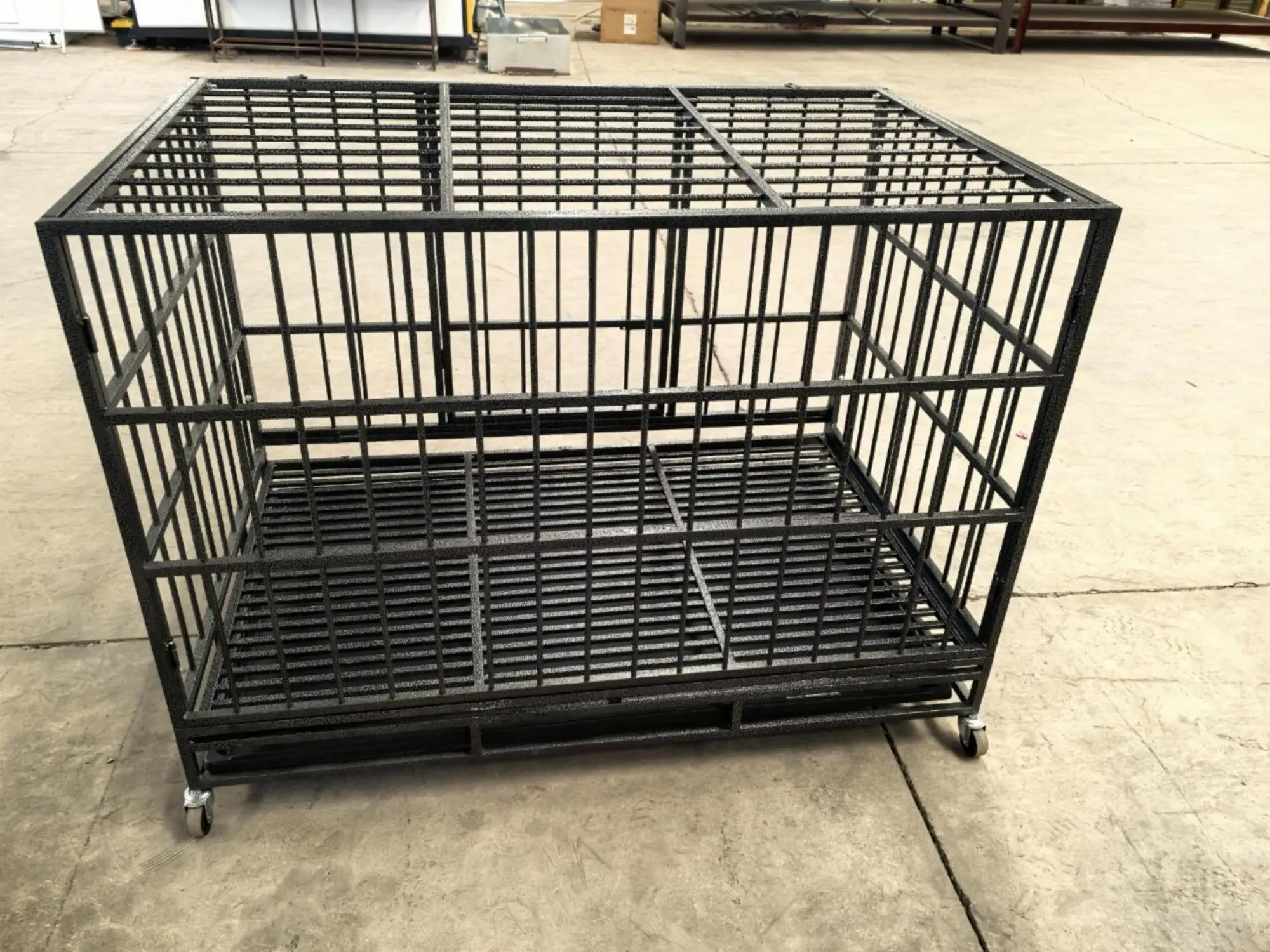 

Large Dog Crates Reinforced Baseplate Metal Kennel Playpen with 2 Removable Tray Metal Pet Cage for Large and Medium Dog
