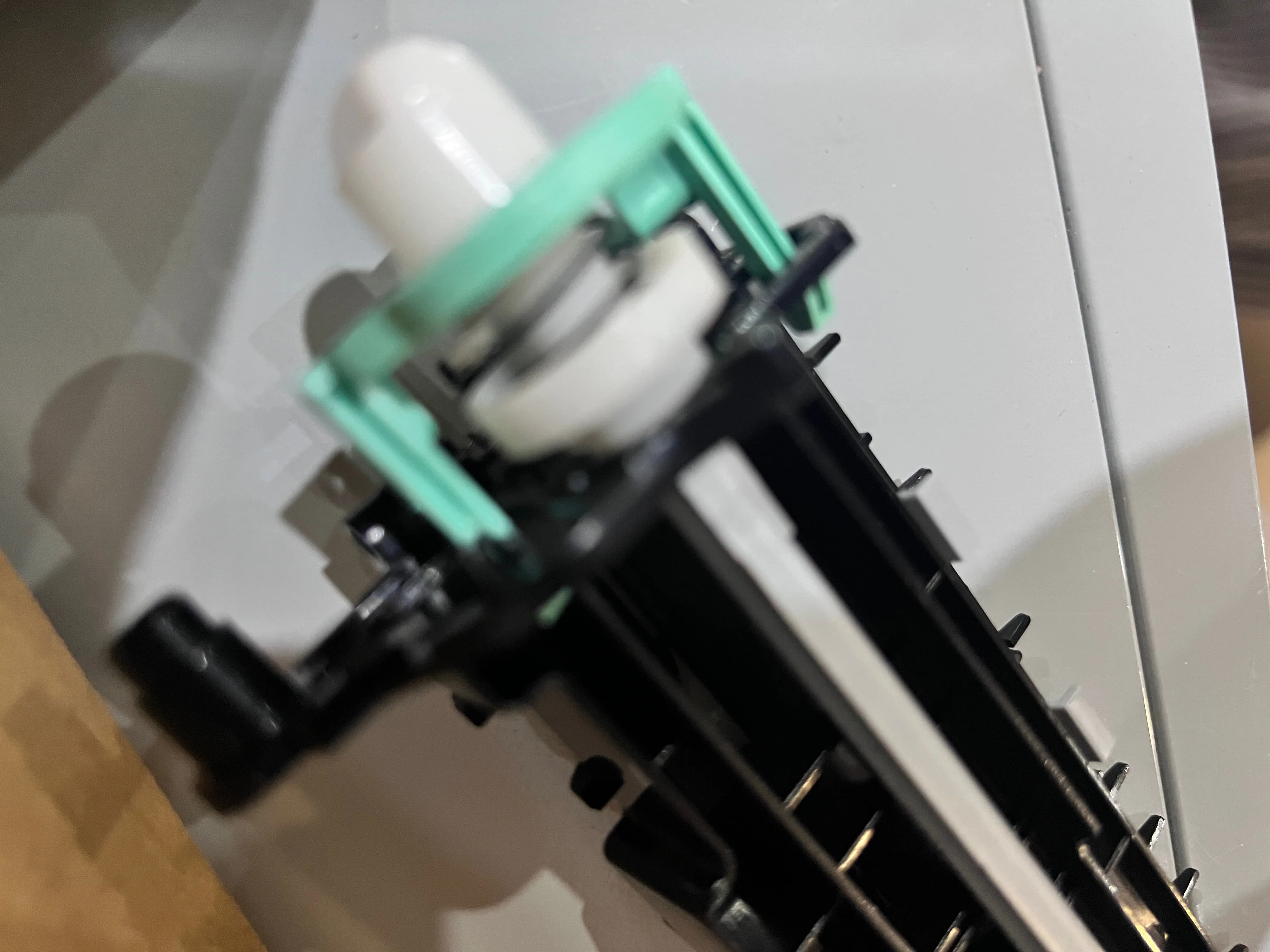 

JC93-00708A Ролик переноса в сборе для HP 150a 150nw 178nw для Samsung CLP-360 CLP-365 CLP-366 CLX-3305 C410W C430W C460FW C480F