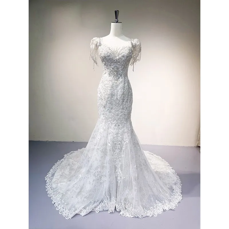 

A new style of light gauze fishtail dress for people to go out It is small strapless welcome