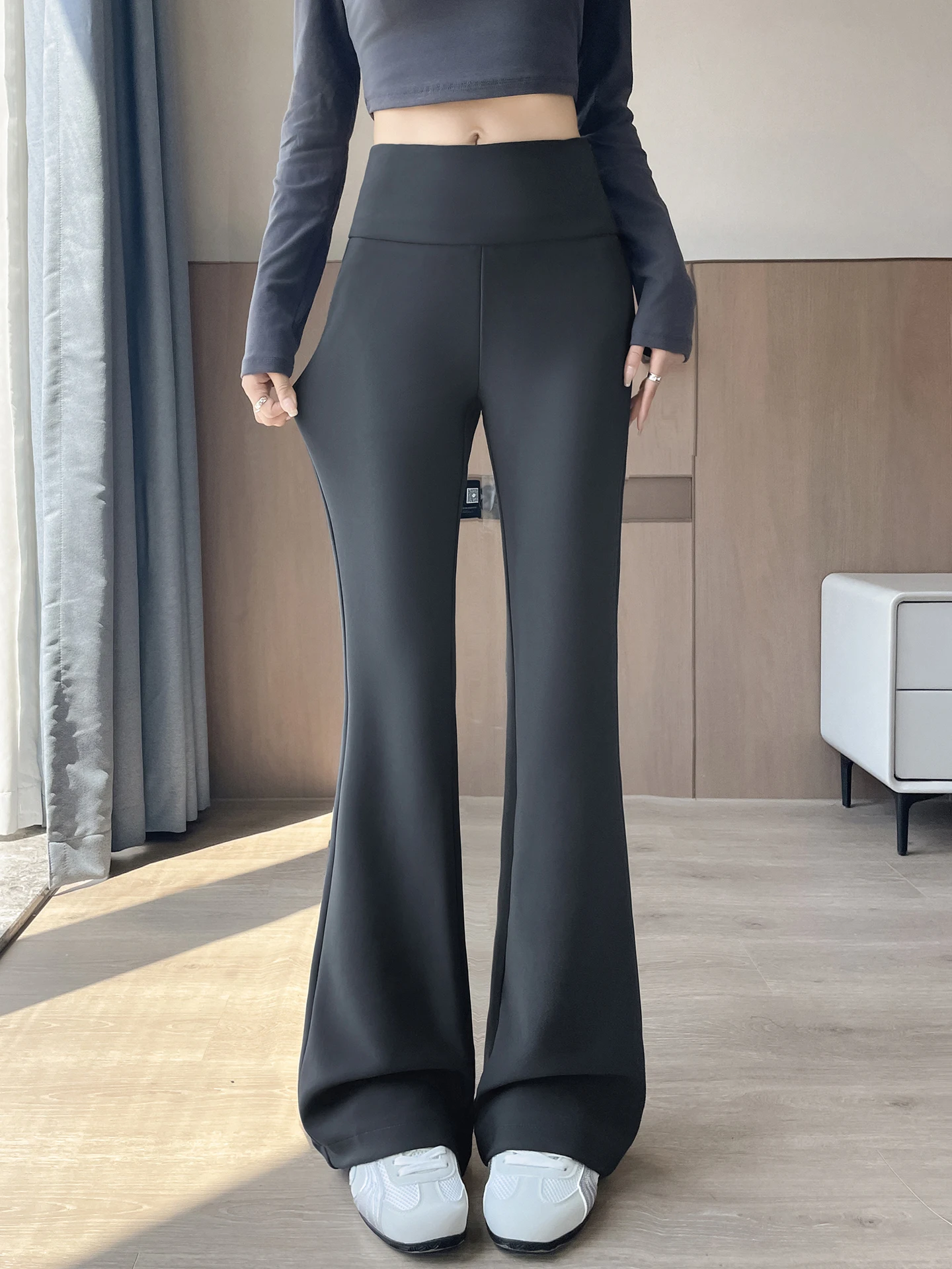 กางเกงโยคะทรงกระดิ่งเอวสูงสำหรับผู้หญิง ทรงเข้ารูป สไตล์ลำลอง สำหรับฤดูใบไม้ร่วงและฤดูหนาว ดีไซน์รูเก๋ไก๋ ผลิตจากโพลีเอสเตอร์...