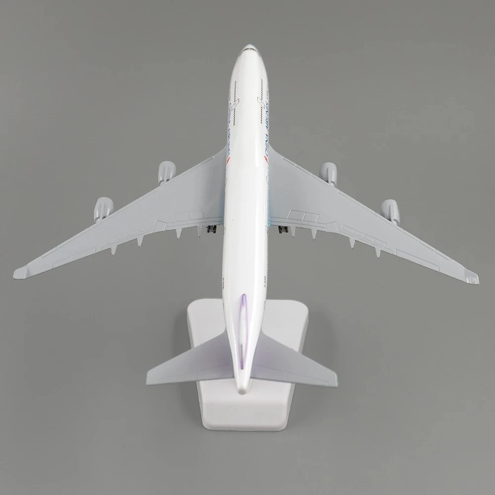 20cm Aircraft China Airlines Boeing 747 with Landing Gear Taiwan B747 Alloy Plane Model Toys Children Gift for Collection