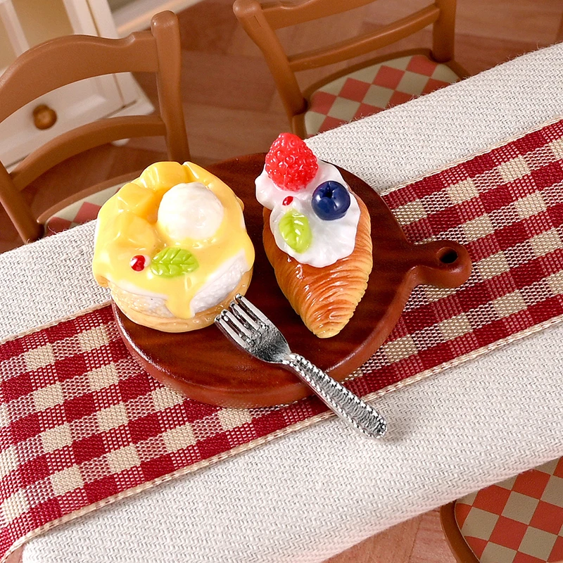 2Pcs/set Dollhouse Mini Cake Dessert Model Dollhouse Mini Kitchen Decoration Dolls House Accessories Pretend Play Toys - view 4