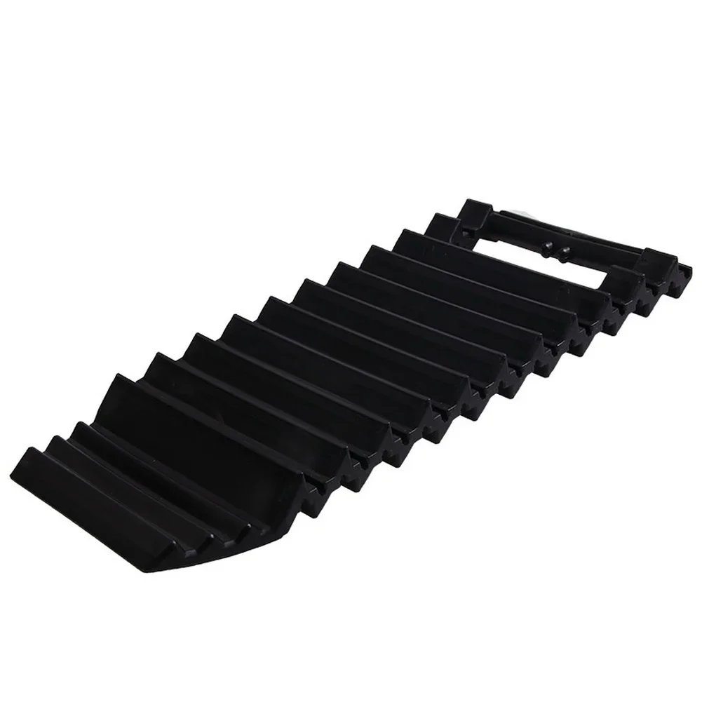 Car Recovery Mat With Handle For Snow Mud Sand Traction Board Anti Slip Feature For Quick Vehicle Extraction In Tough Terrain