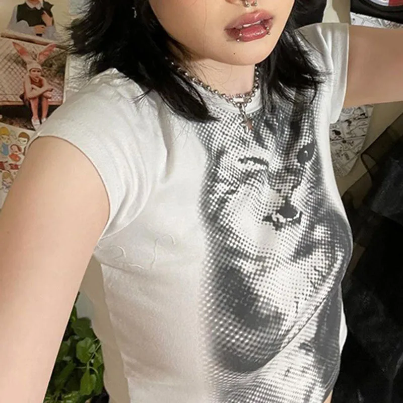 T-Shirt mit Wildkatzenmuster, niedrigem Pixel-Aufdruck, Rundhalsausschnitt, kurzen Ärmeln, Retro-Stil, vielseitig kombinierbar, figurbetontes, kurzes Oberteil – Detail 5